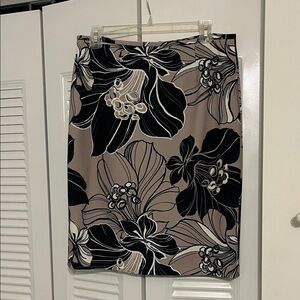 Calvin Klein Black and Cream Floral Pencil Skirt